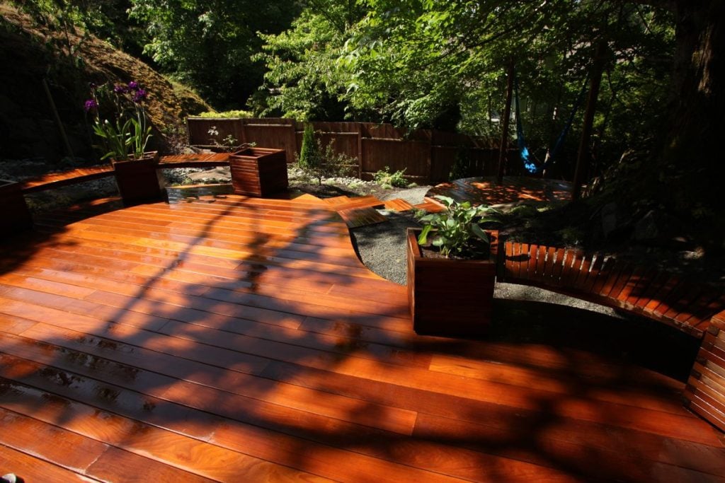 grand piano shaped deck