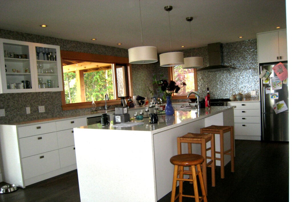 kitchen with tile backsplash